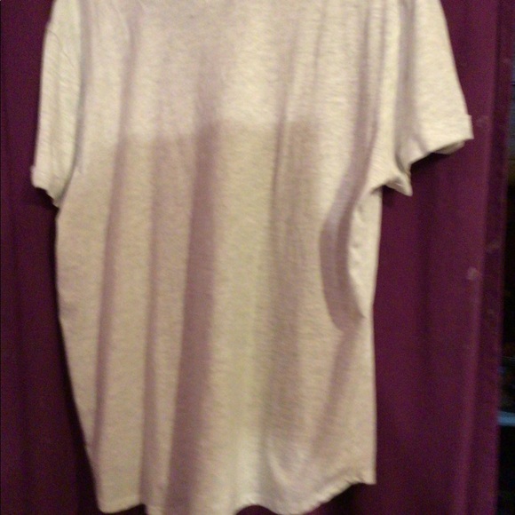 NWOT ladies  gray tee shirt - Picture 3 of 7